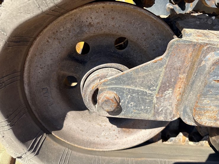 2023-deere-325g-image-12