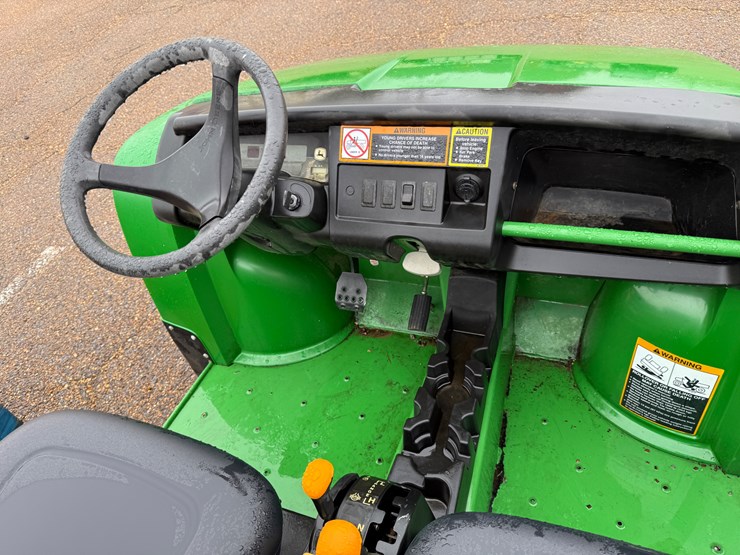john-deere-gator-image-9