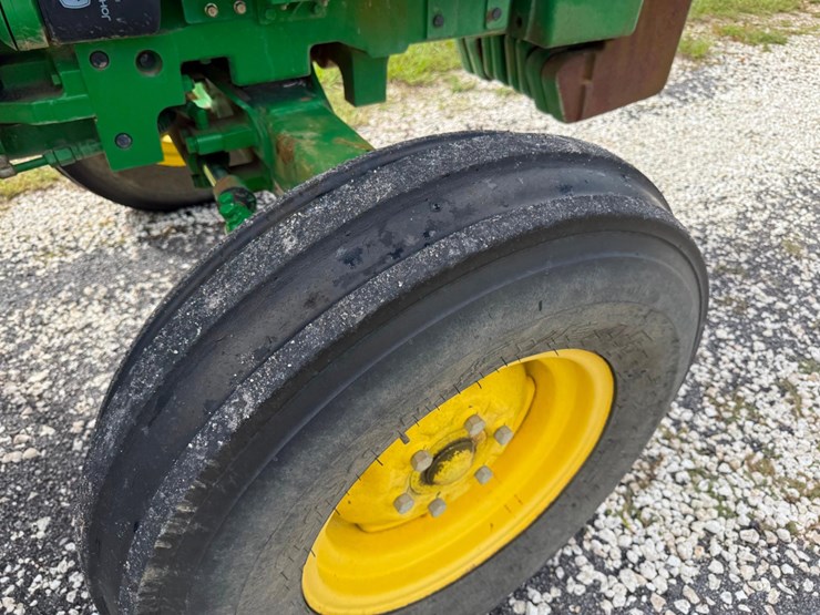 2015-john-deere-5065e-image-14