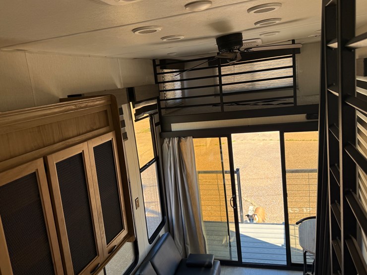 #6895-•-2024-forrest-river-timberwolf-mini-loft-camper-image-59