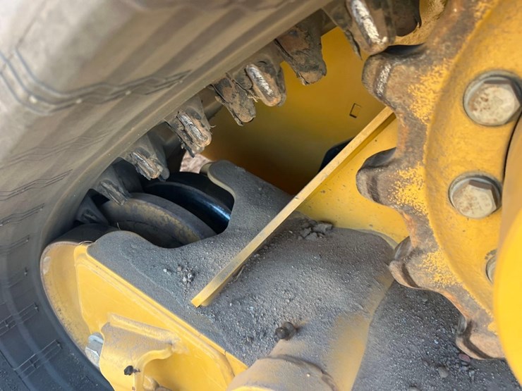 2024-caterpillar-255-skid-steer-image-23