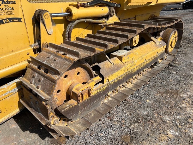 2003-caterpillar-d3g-xl-image-9