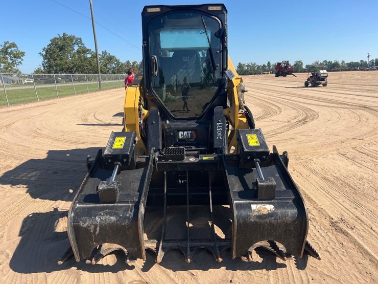 2024-caterpillar-255-skid-steer-image-7