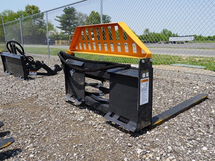 #1380-•-new!-wolverine-pallet-fork-hydraulic-adjustable-image-4