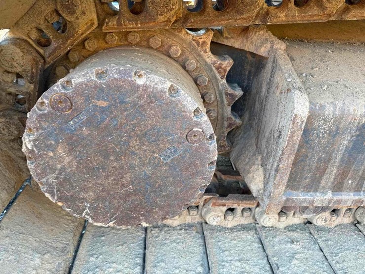 2015-case-cx300c-image-16