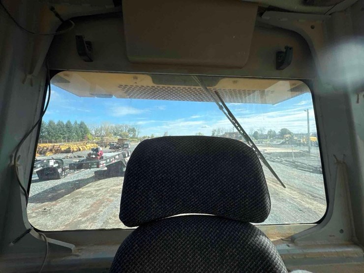 2007-caterpillar-d5g-xl-image-33