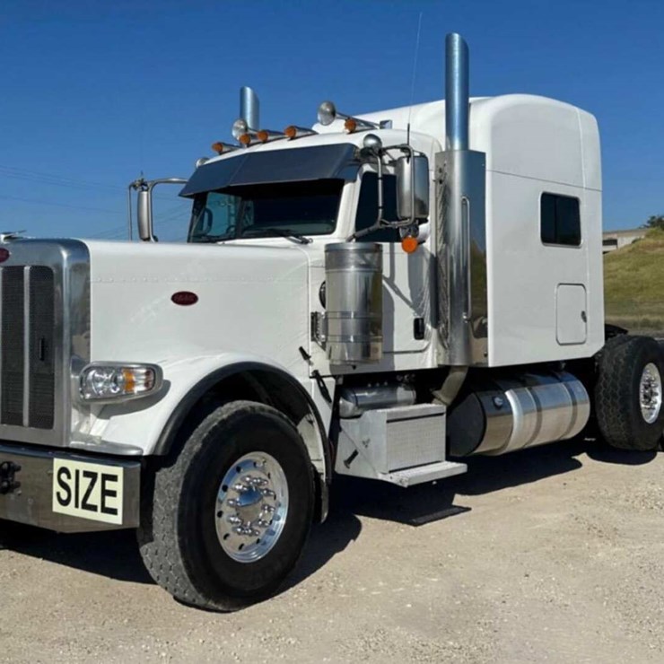 2021 PETERBILT 389