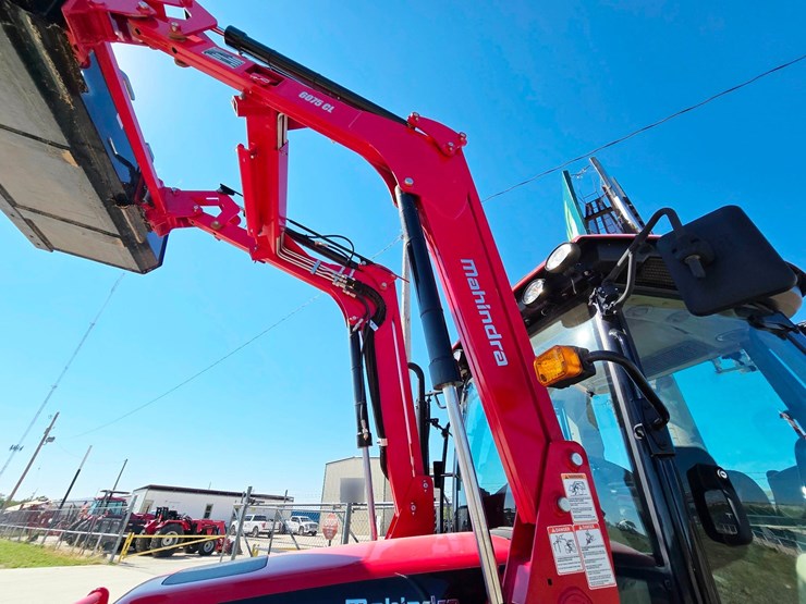 2025-mahindra-6075-image-15