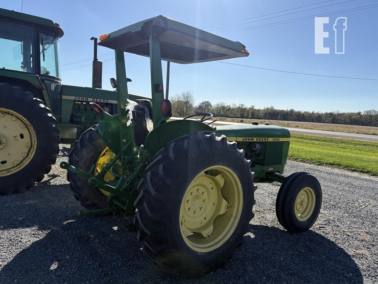 john-deere-2240-image-10