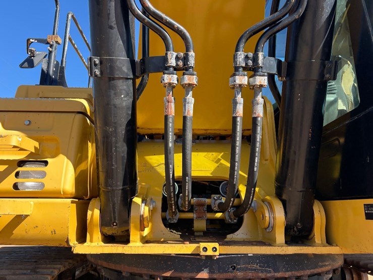 2016-caterpillar-336fl-image-14