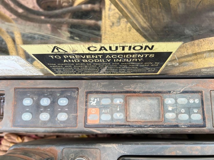 2000-caterpillar-320c-image-40