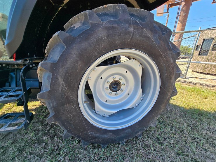 2025-mahindra-6075-image-76