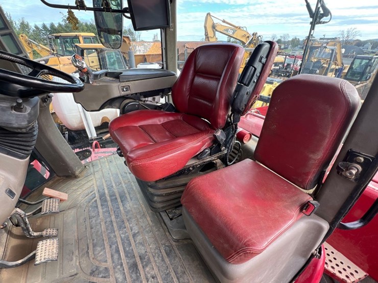 2019-case-ih-580s-quad-trac-tractor-image-31