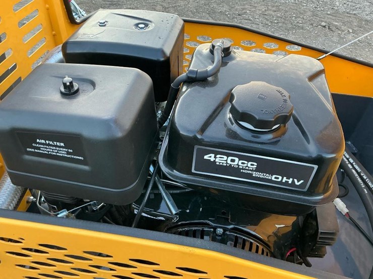 #1250-•-unused-future-ft1000-ride-on-roller-image-26