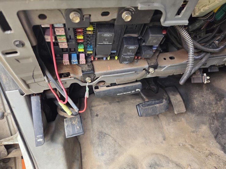 2005-ford-f550-xl-image-68