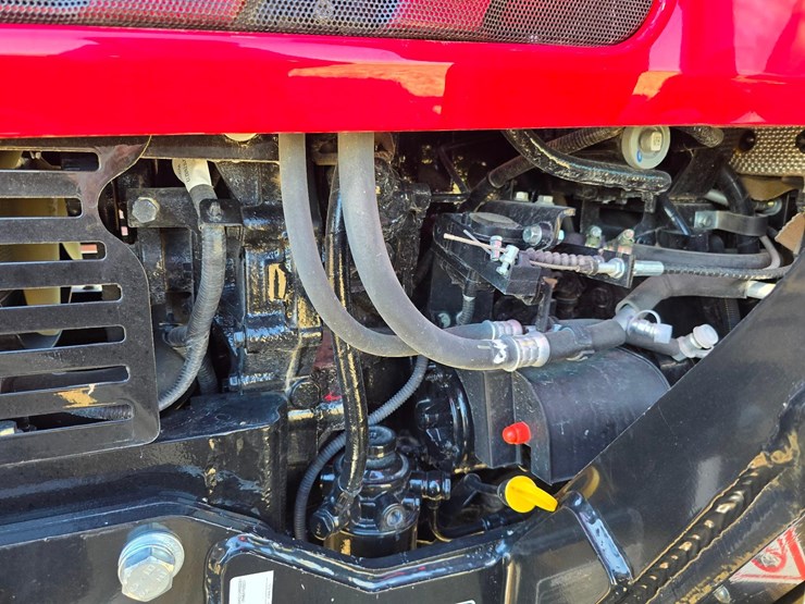 2025-mahindra-6075-image-40