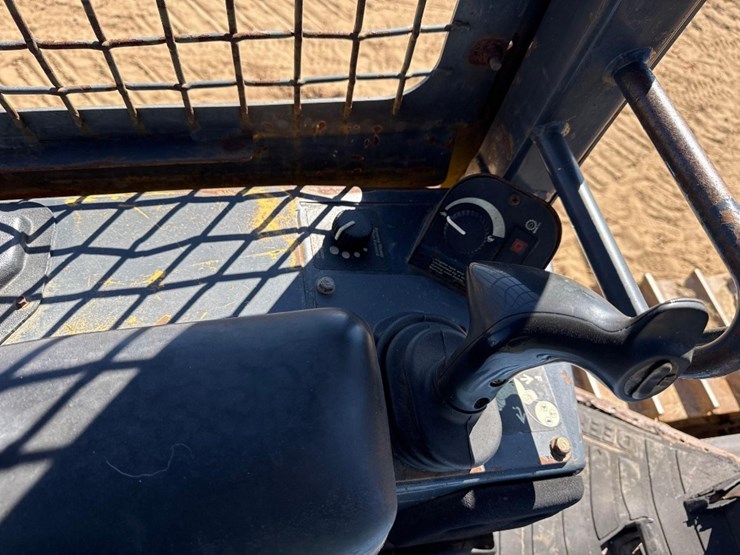 2006-deere-650j-xlt-image-29