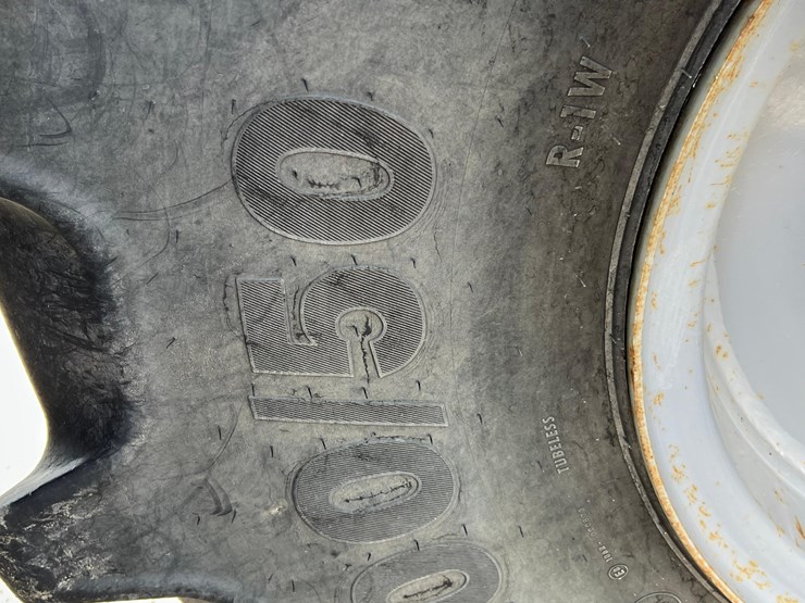 2019-terragator-7300-spinner-truck-image-17