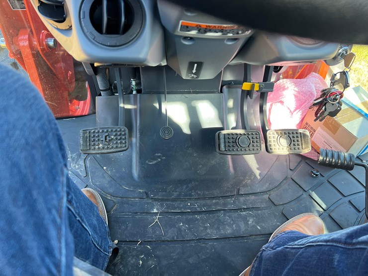 2023-kubota-m4-061-deluxe-mfwd-utility-tractor-with-la1154-front-loader-image-48