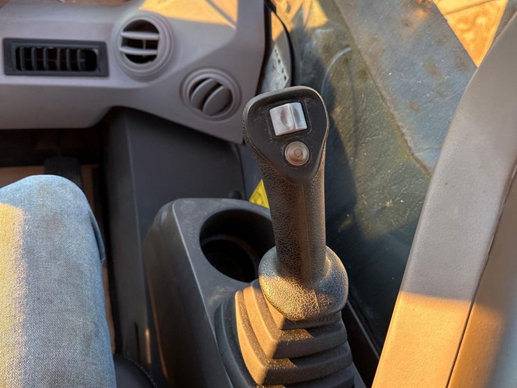 2018-volvo-mct-110c-image-10