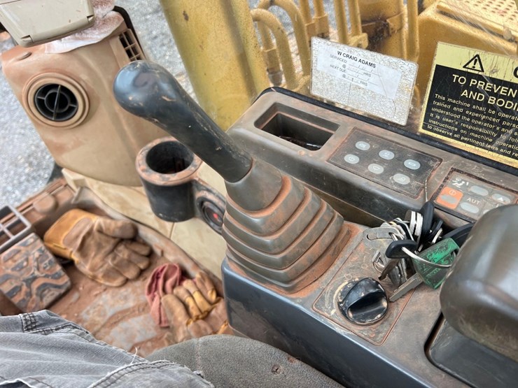 2000-caterpillar-320c-image-39