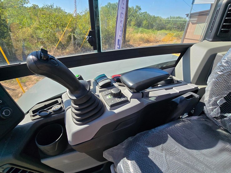 2025-wacker-neuson-ez50-zero-tail-excavator-extremely-low-hours-image-34