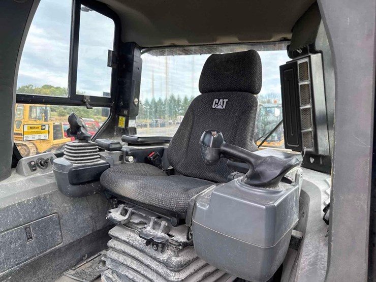 2011-caterpillar-d7e-image-20