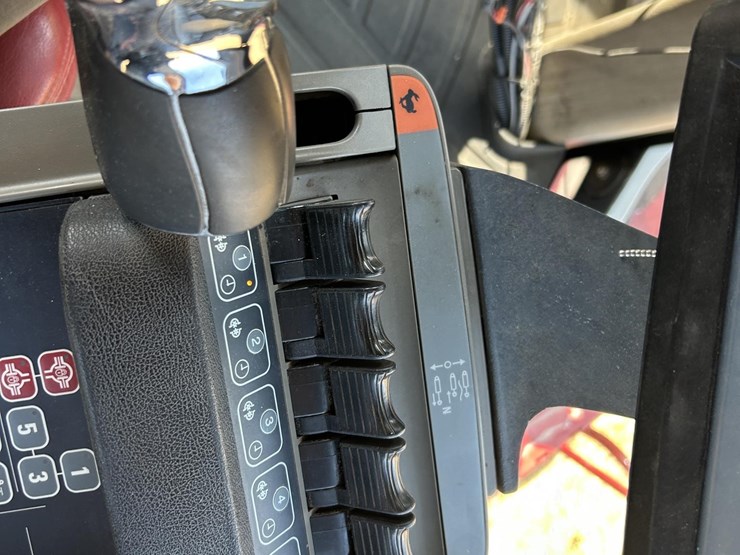 2013-case-ih-steiger-600-quadtrac-image-88