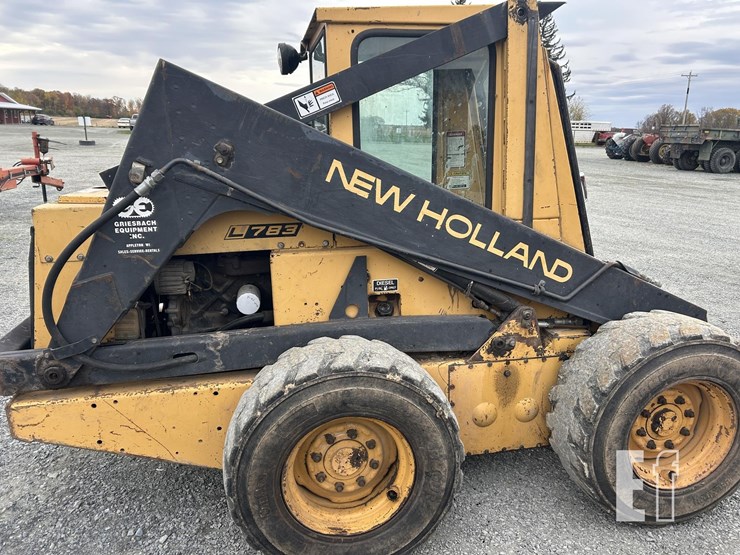 new-holland-l783-image-6