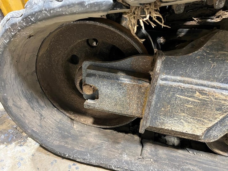 2015-deere-333g-image-13