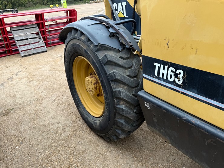caterpillar-th63-image-21