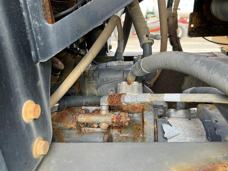 2019-terragator-7300-spinner-truck-image-77