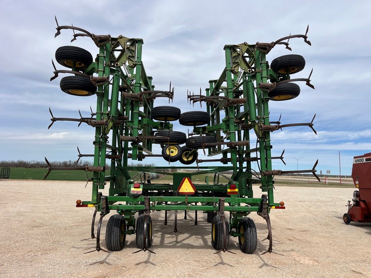 2005-john-deere-2410-image-8