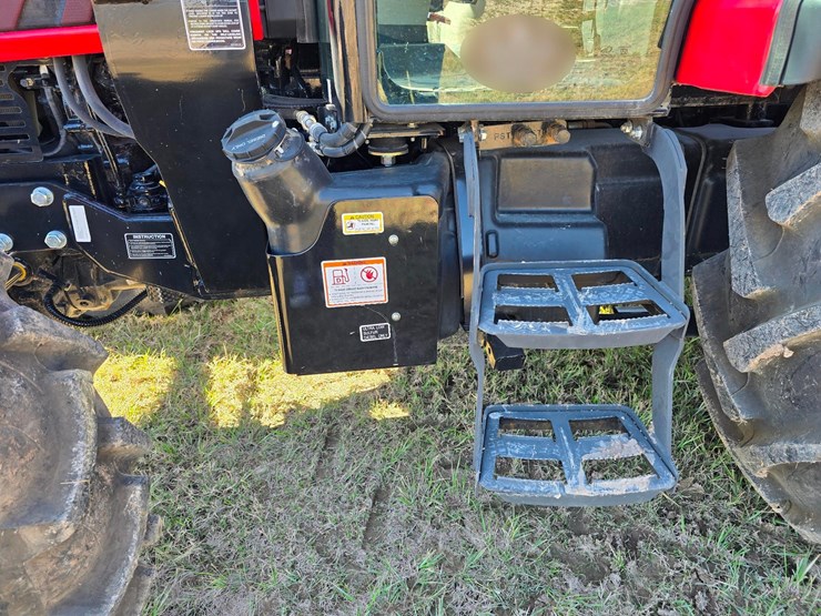 2025-mahindra-6075-image-24