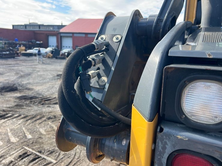 2016-deere-323e-image-19