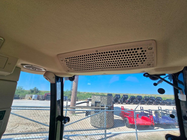 2025-mahindra-6075-image-55