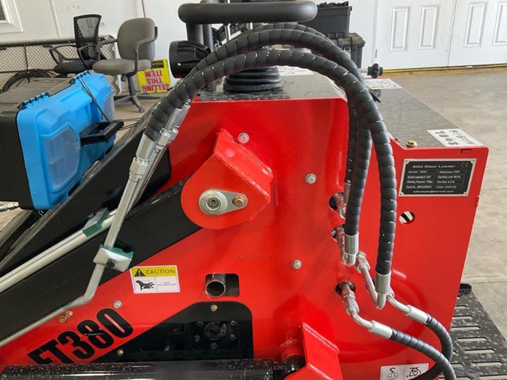 #1017-•-unused-future-ft380r-mini-skid-steer-image-26
