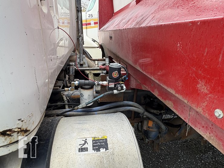 1995-white/gmc-wg64-image-7