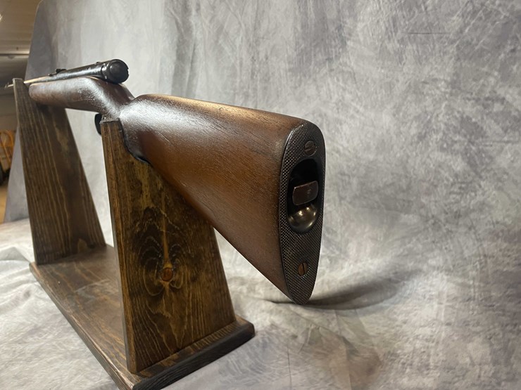 #2075-•-winchester-model-74-22-lr-semi-auto-rifle,-sn:-160604a-image-10