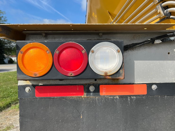 2019-terragator-7300-spinner-truck-image-56