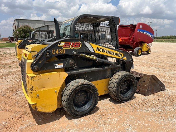 2016-new-holland-l218-image-7