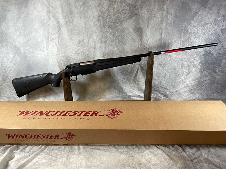 #2050-•-winchester-xpr-300-win-mag-bolt-action-rifle,-sn:-pt14723yw357-image-1