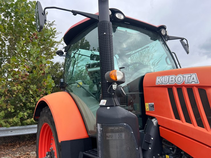 2017-kubota-m7-151-premium-image-27
