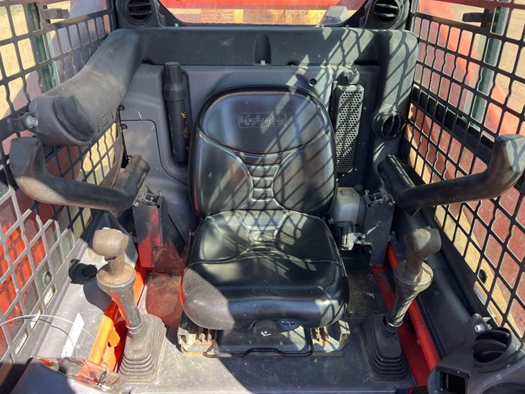 2021-kubota-ssv75-image-19