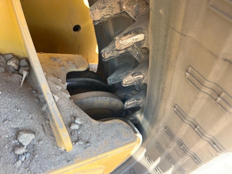 2024-caterpillar-255-skid-steer-image-15