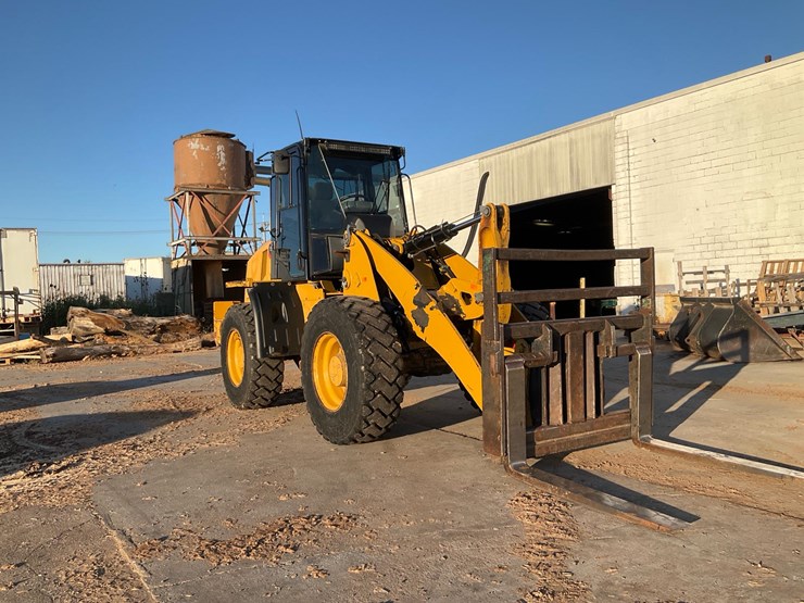 2014-caterpillar-914k-image-9