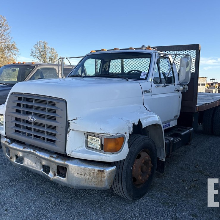 1996 FORD F800