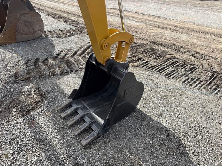 caterpillar-305-image-9