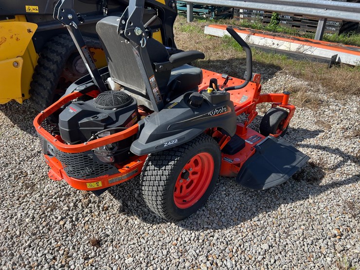 2022-kubota-z422-54-zero-turn-mower-image-7