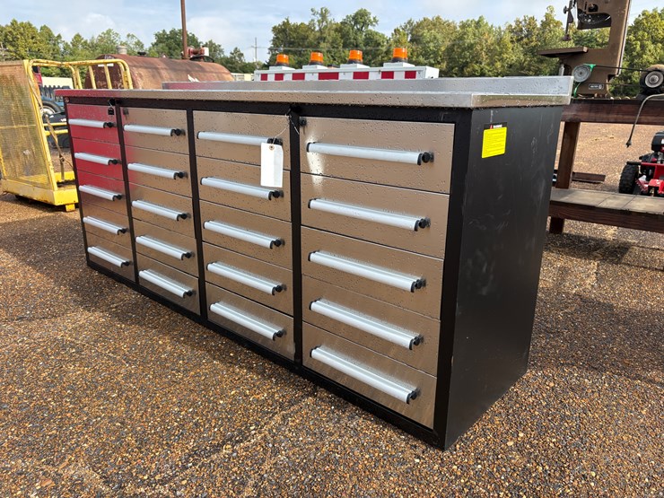 #6934-•-metal-work-bench-with-drawers-image-1